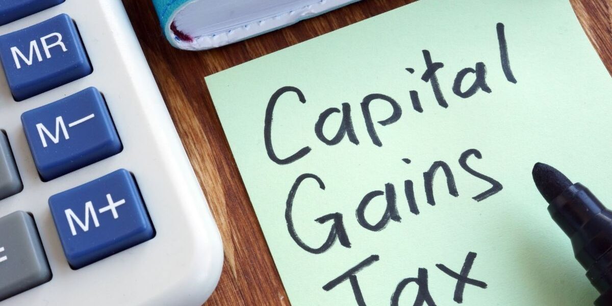 post it note with Capital Gains Tax